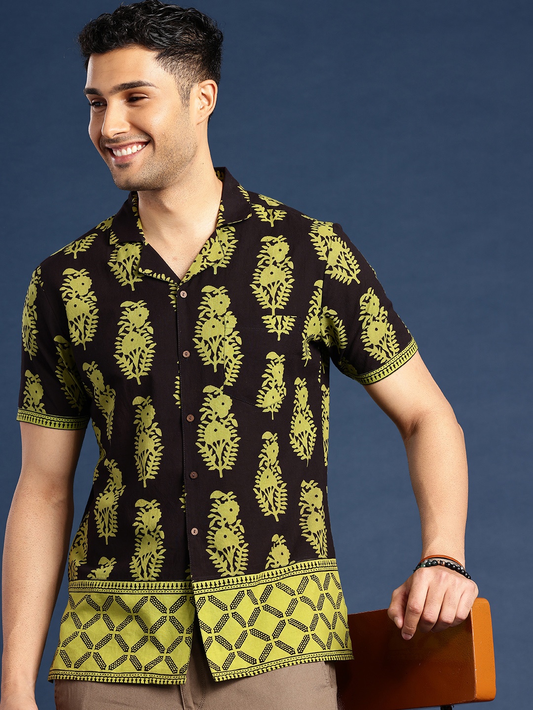 Taavi Indie Floral Print Printed Pure Cotton Bagh Casual Shirt, Black