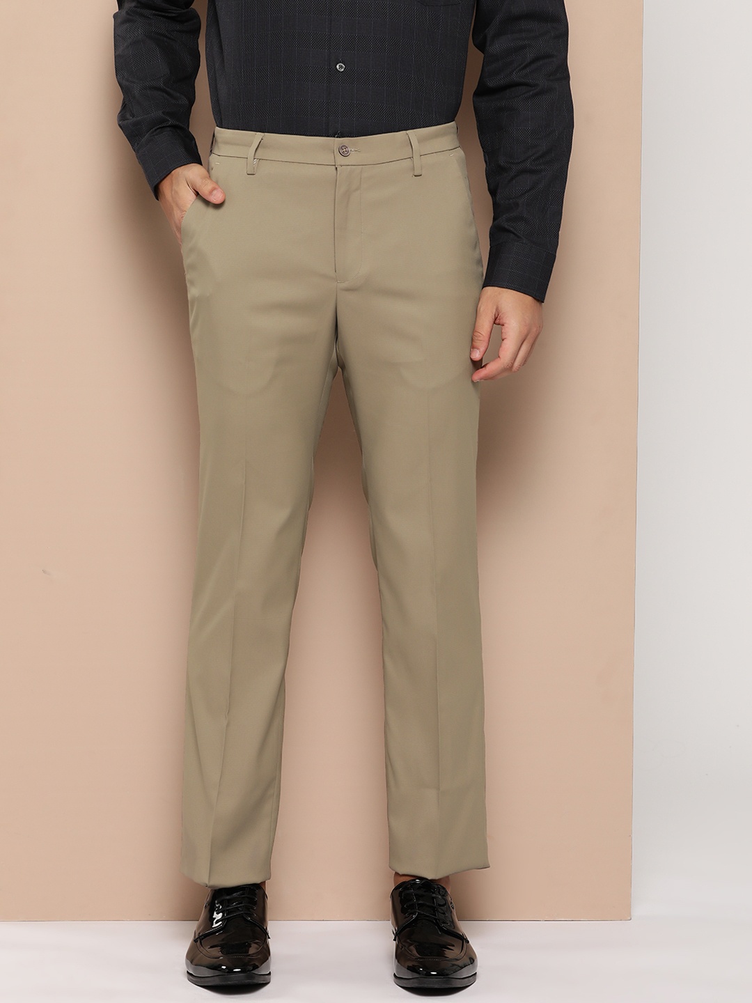 

INVICTUS Men Slim Fit Trousers, Khaki