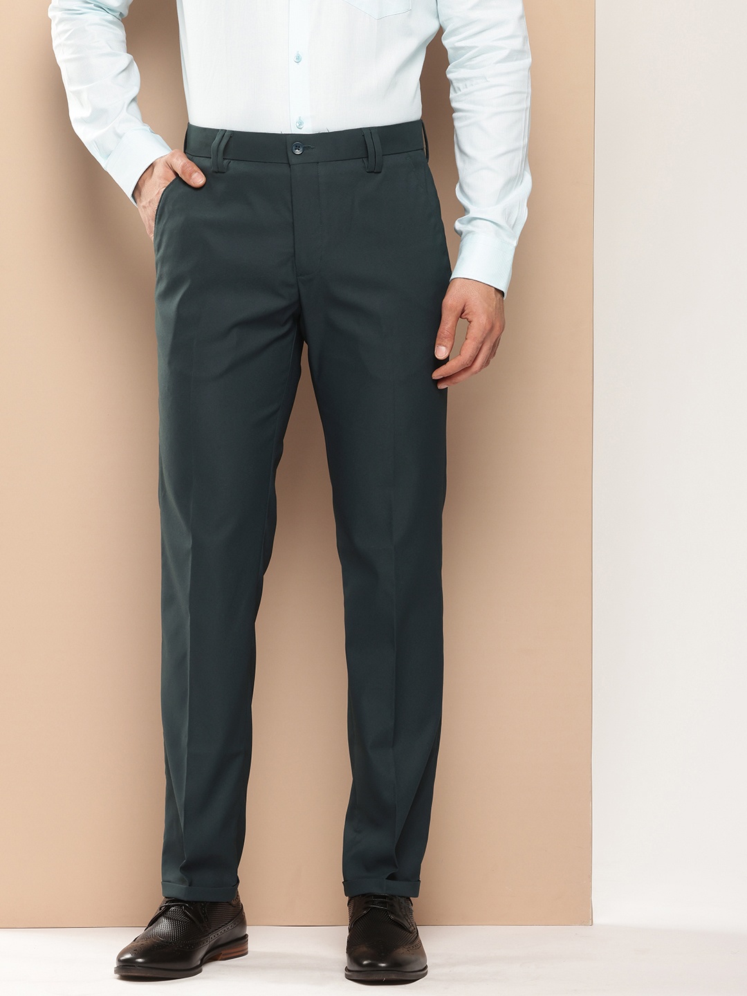 

INVICTUS Men Self Design Textured Slim Fit Formal Trousers, Green