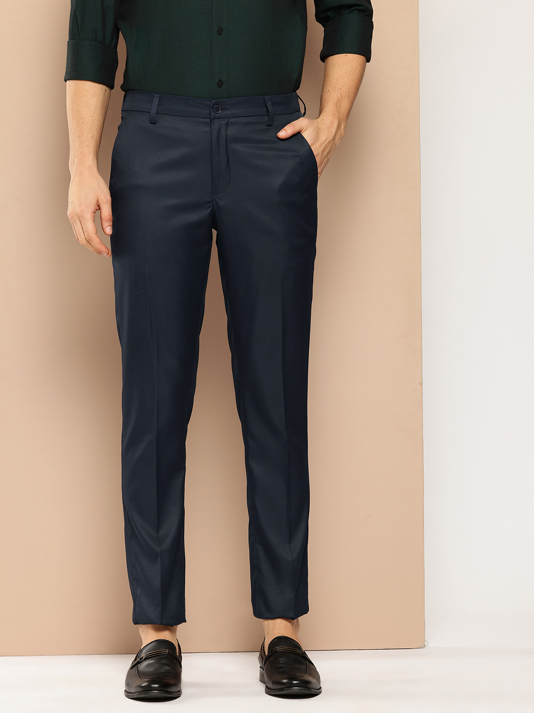 

INVICTUS Men Slim Fit Trousers, Navy blue
