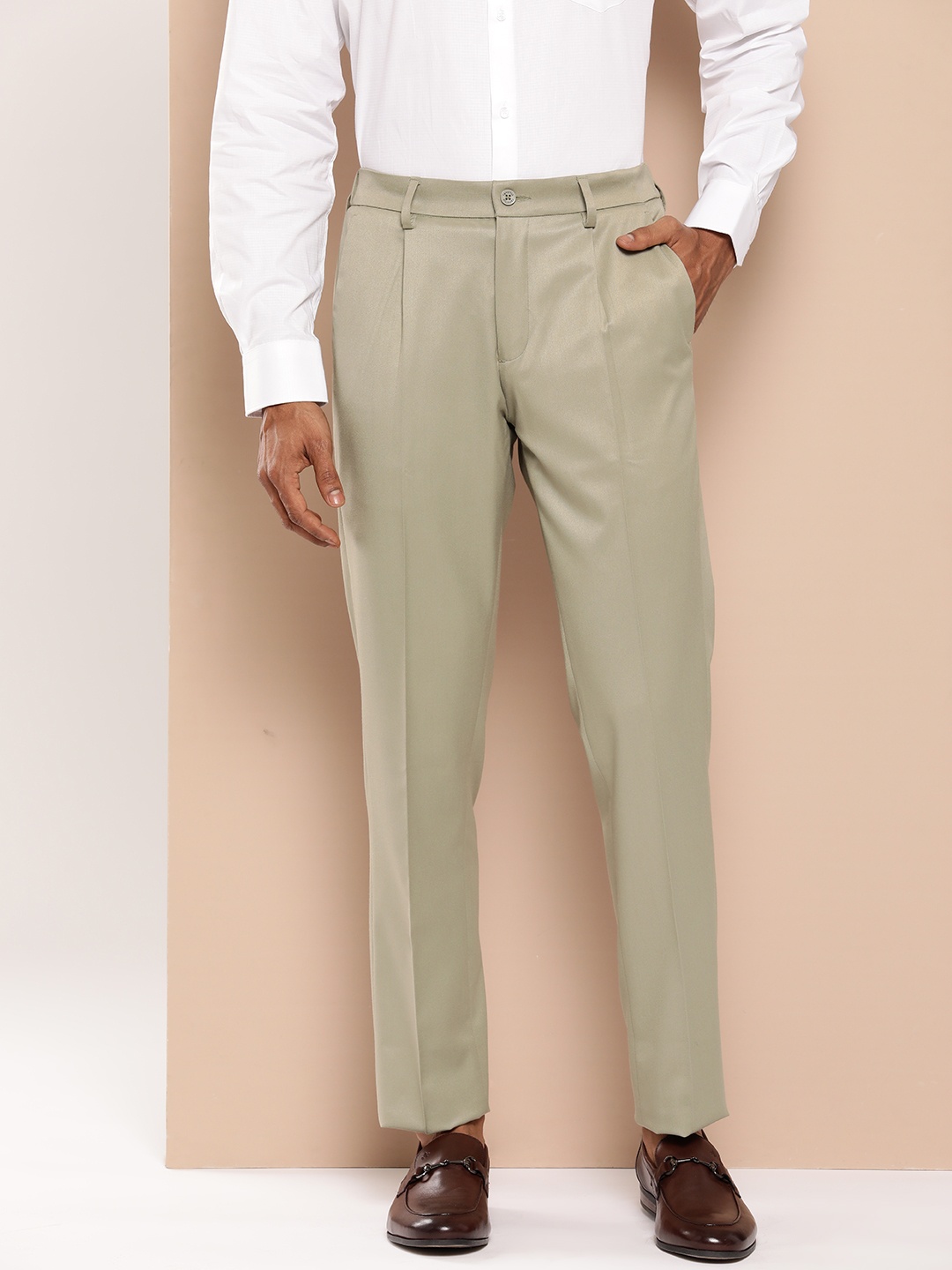 

INVICTUS Men Regular Fit Formal Trousers, Taupe