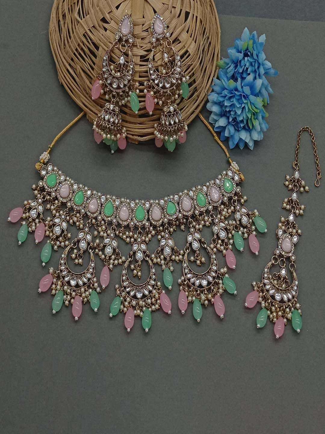 

AASHISH IMITATION Gold Plated Kundan-Studded & Beaded Jewellery Set