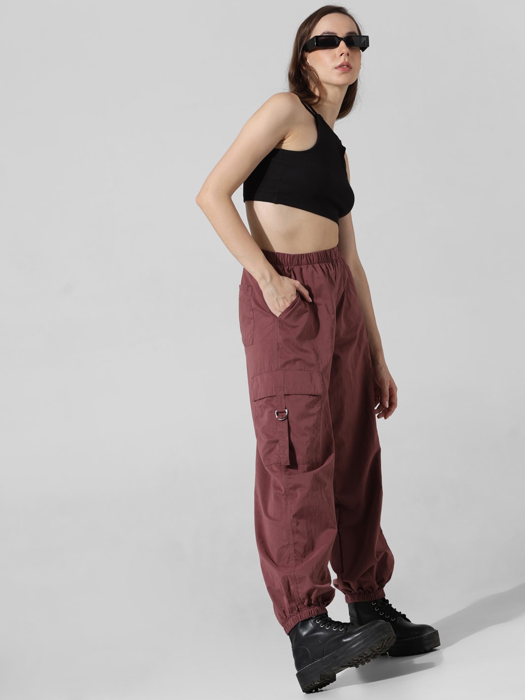 

ONLY Women Tapered Fit High-Rise Cargos Trousers, Brown