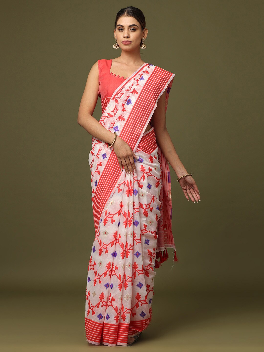 

PATLIPALLU Floral Woven Design Jamdani Saree, White