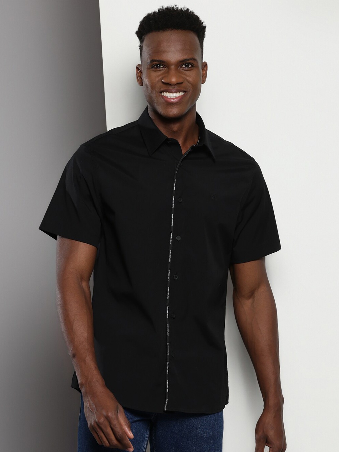 

Calvin Klein Jeans Cotton Spread Collar Short Sleeves Opaque Casual Shirt, Black