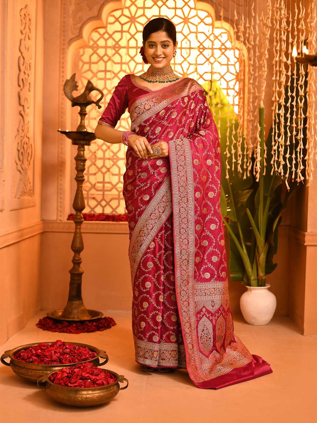 

Rasm by Muskaan Woven Design Zari Pure Silk Banarasi Saree, Red