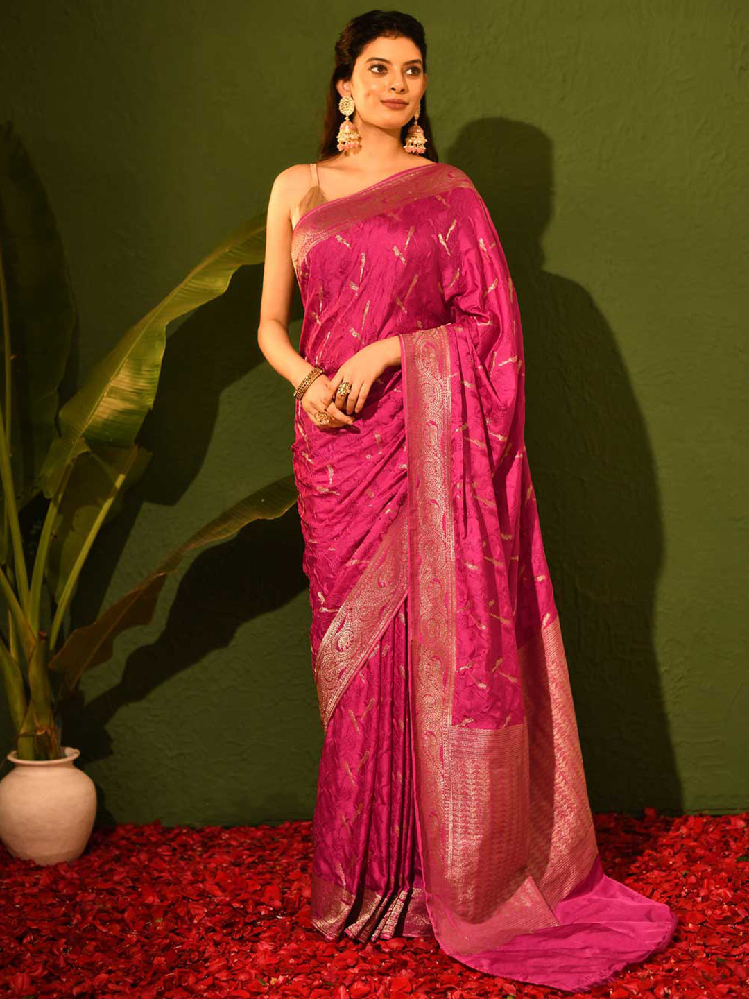 

Rasm by Muskaan Woven Design Zari Pure Silk Banarasi Saree, Magenta