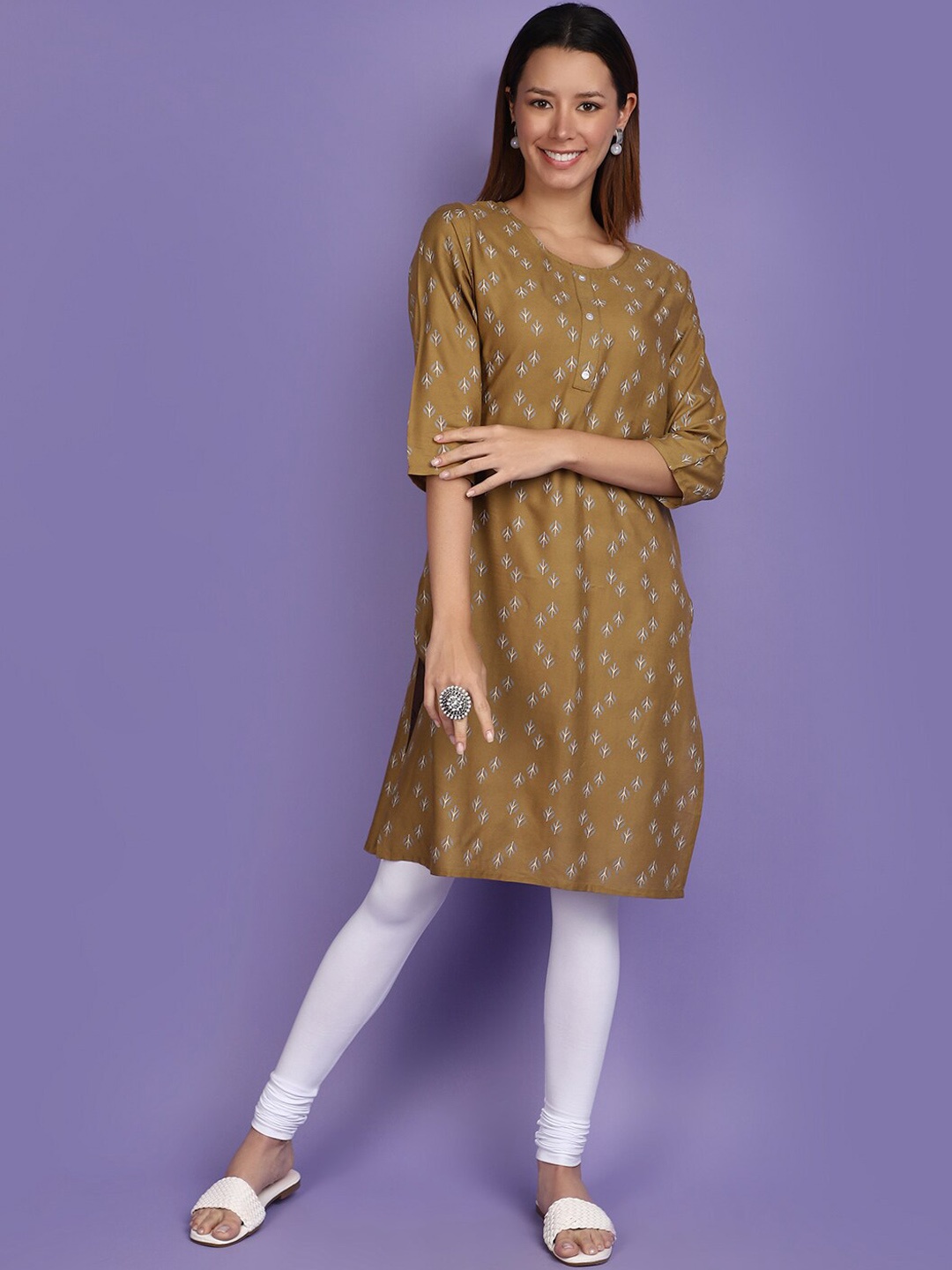 

V-Mart Ethnic Motifs Printed Round Neck Straight Kurta, Olive
