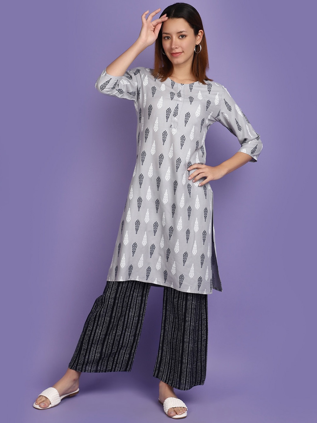 

V-Mart Ethnic Motifs Printed Straigt Kurta, Grey