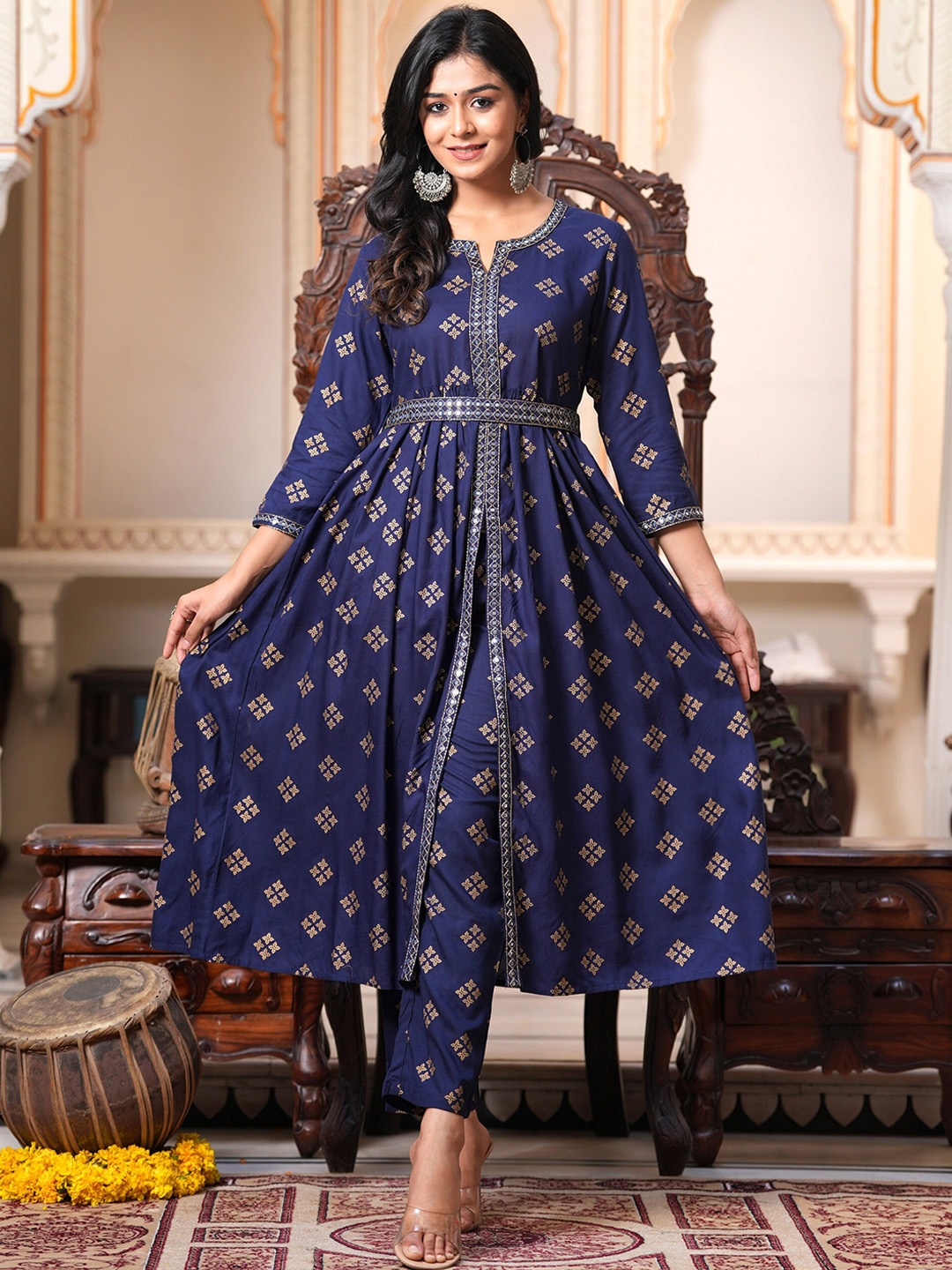 

SIDDHANAM Floral Embroidered Empire Flared Anarkali Kurta With Trouser, Blue