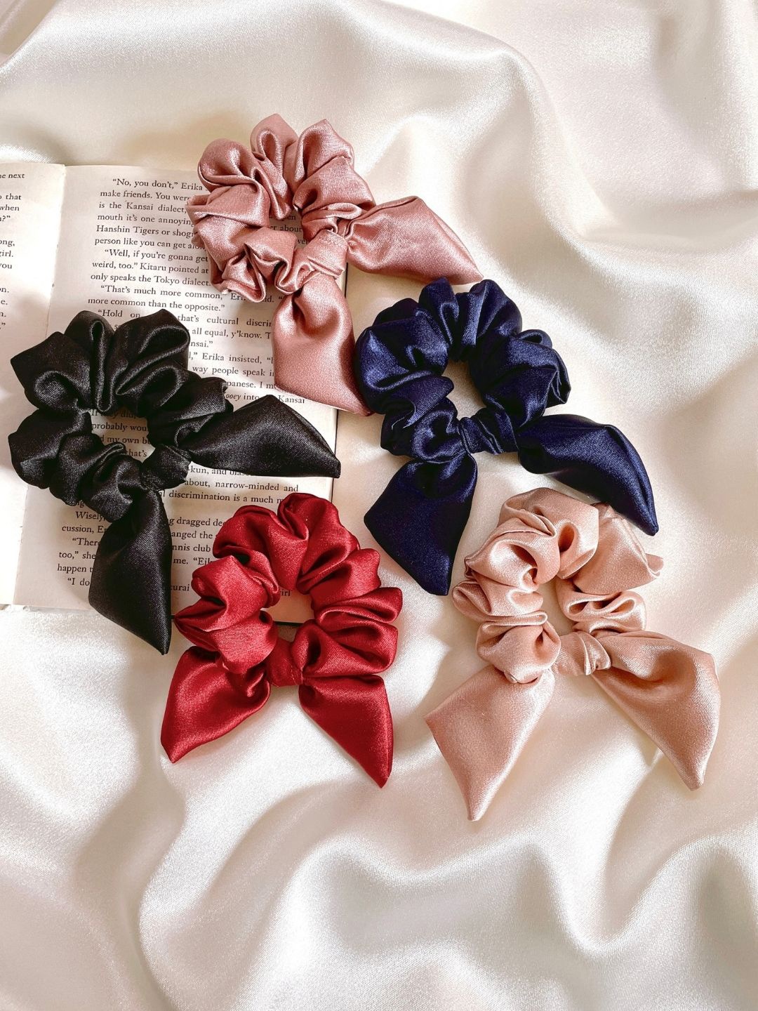 

Mueras Set of 5 Satin Scrunchies, Blue