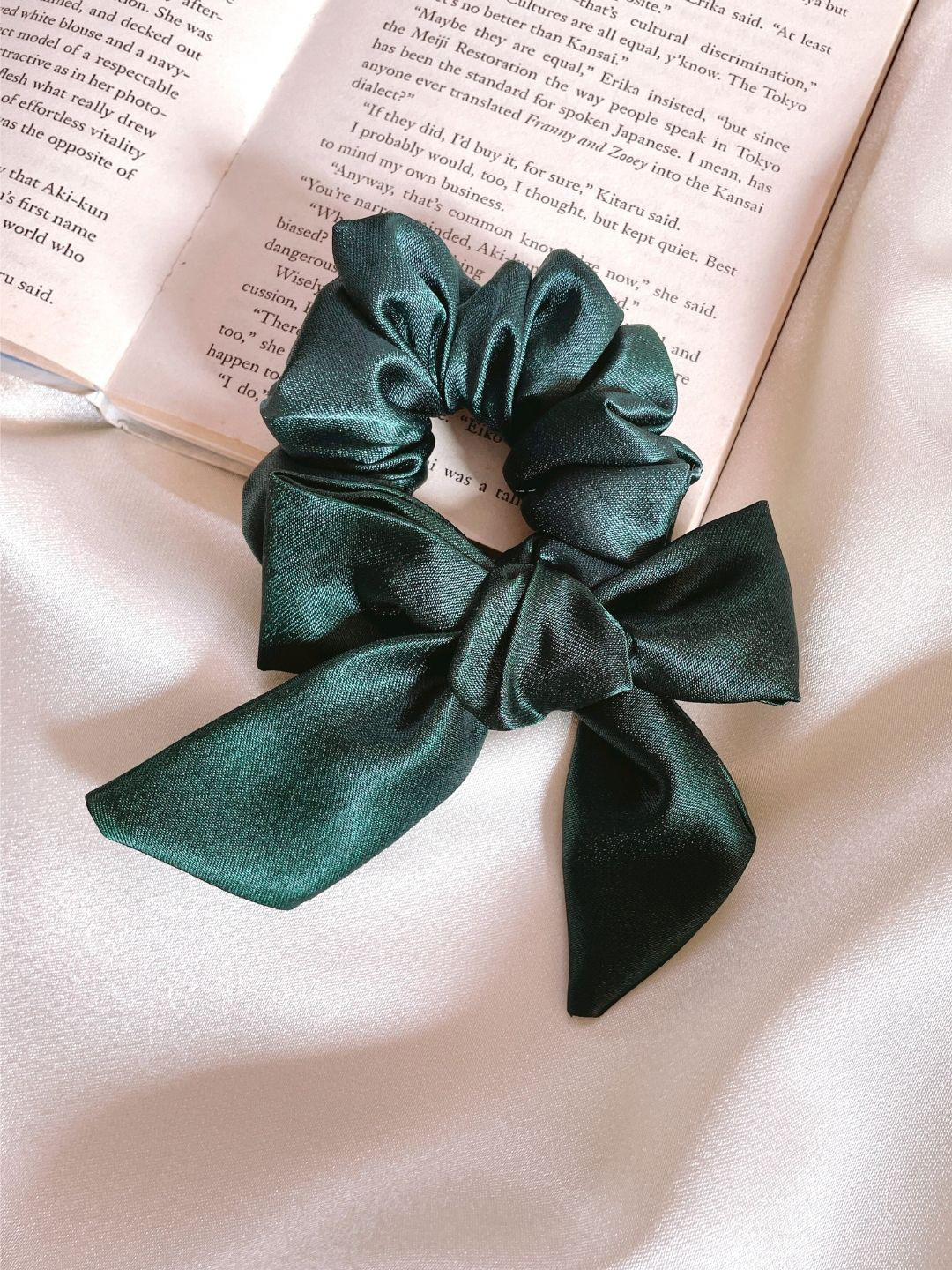 

Mueras Long Tail Satin Scrunchie, Green