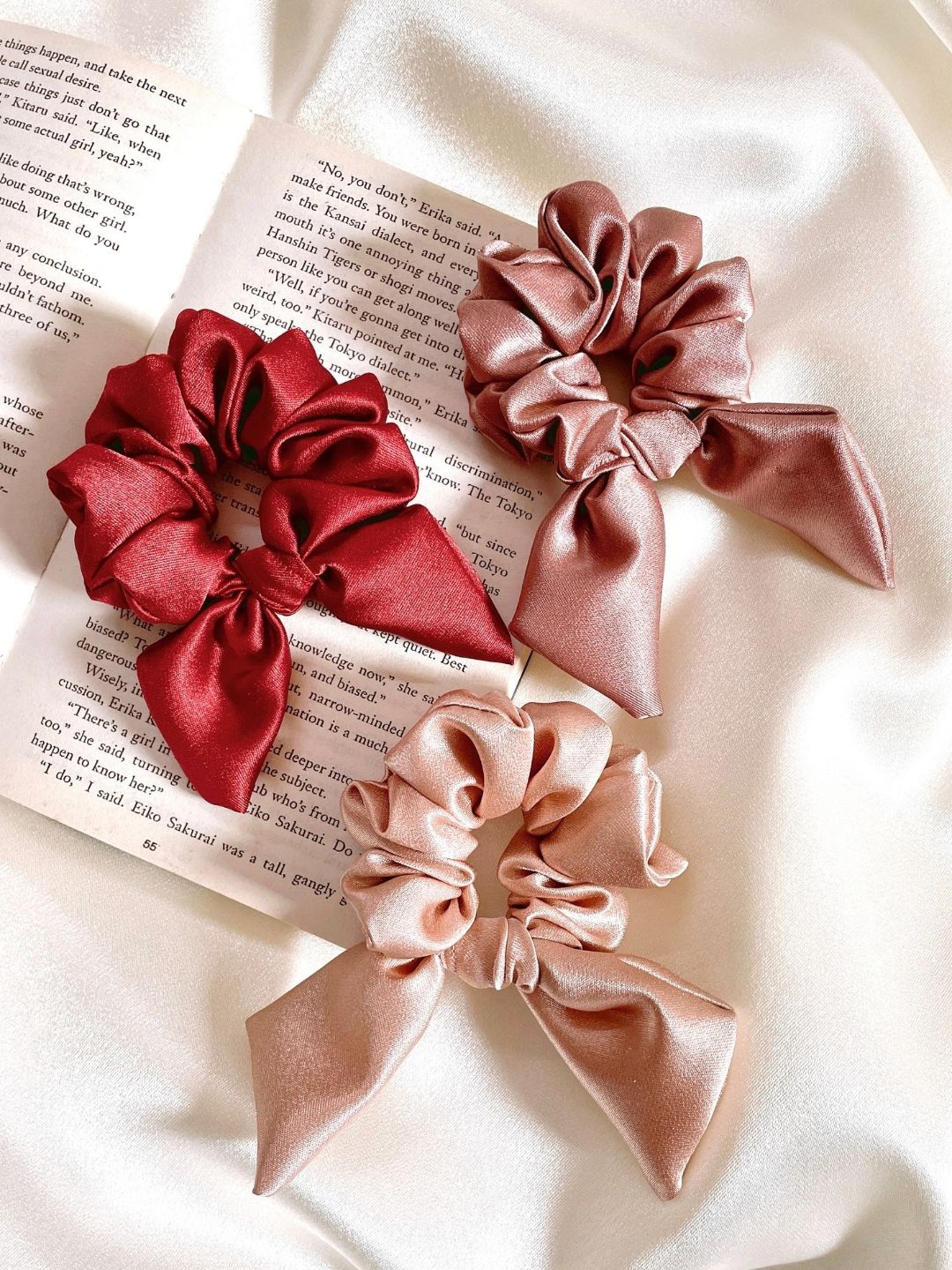 

Mueras Set of 3 Bow Tie Knot Silk Satin Scrunchies, Red