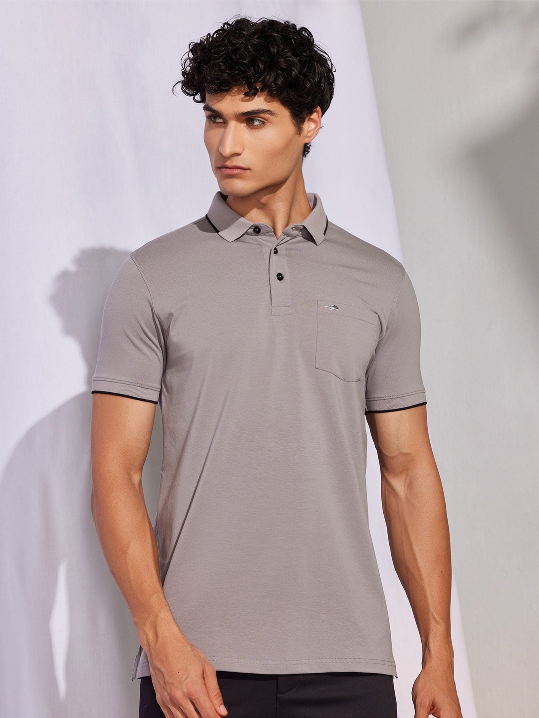 

Red Flame Men Polo Collar Pockets T-shirt, Grey