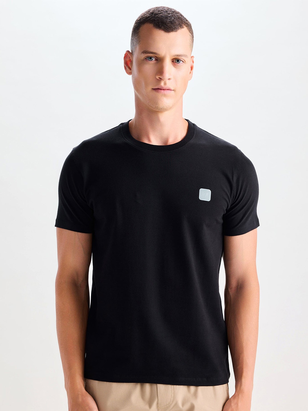 

Red Flame Men Applique T-shirt, Black