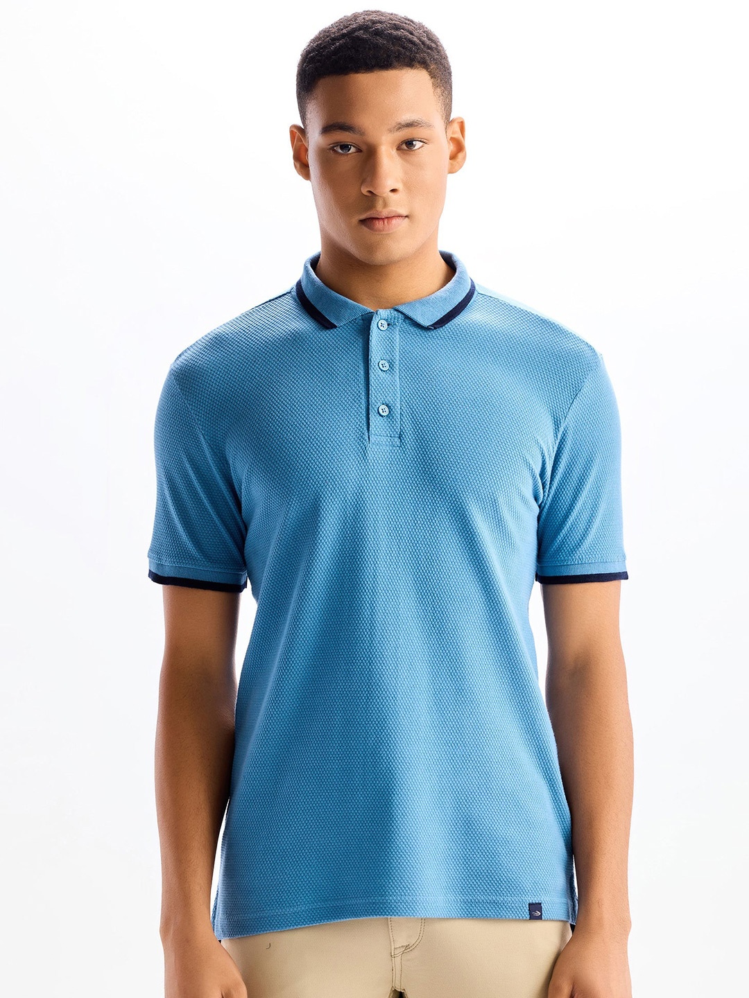 

Red Flame Men Mandarin Collar Applique T-shirt, Blue