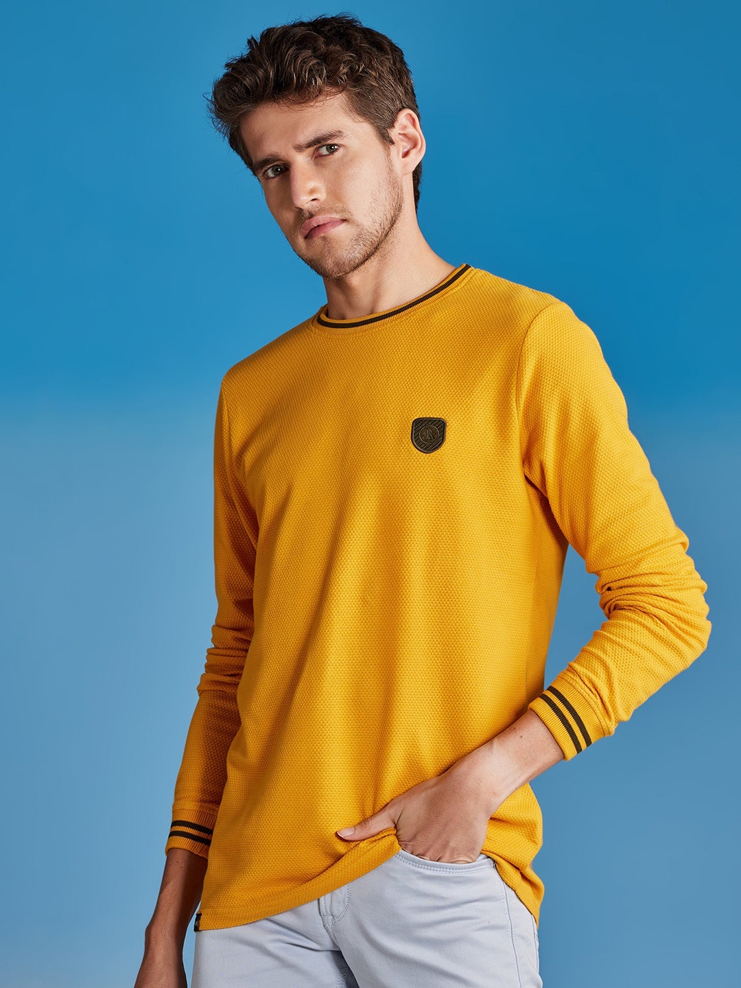 

Red Flame Men Hooded Applique T-shirt, Yellow