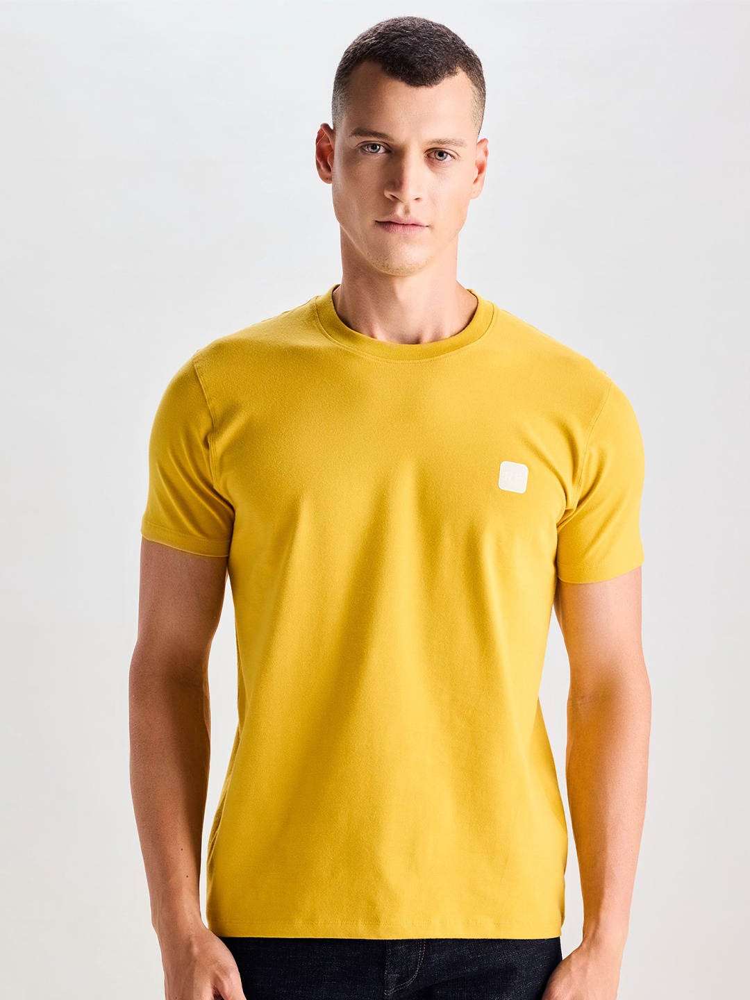 

Red Flame Men Applique T-shirt, Yellow