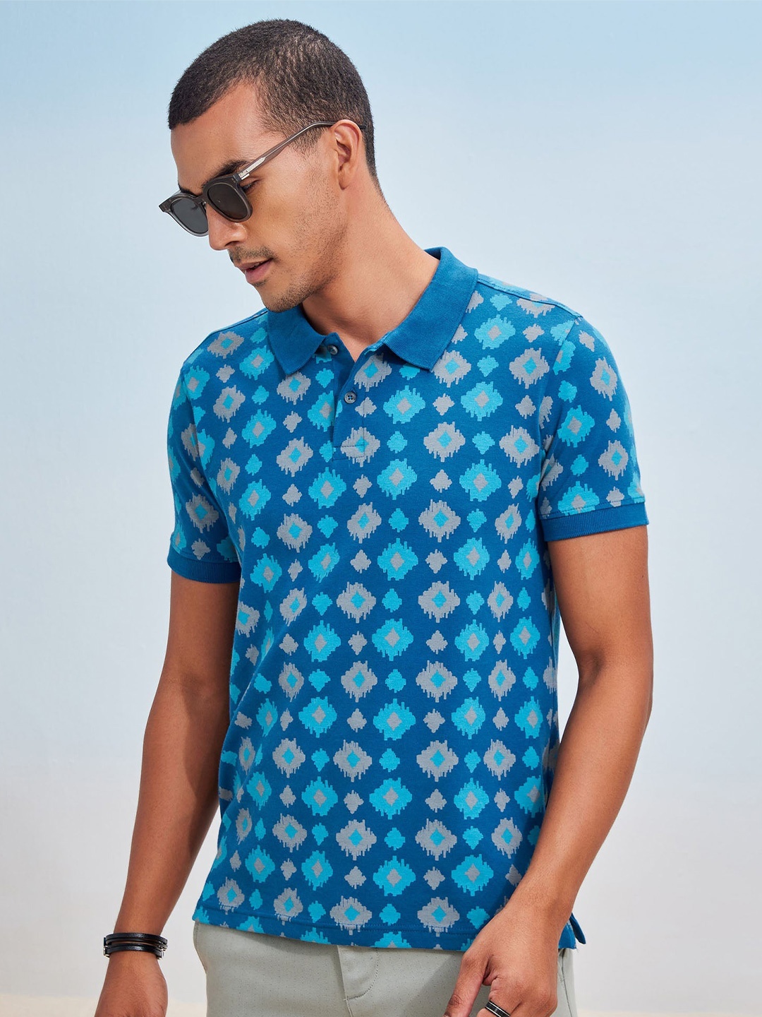 

Red Flame Printed Polo Collar Cotton T-shirt, Blue