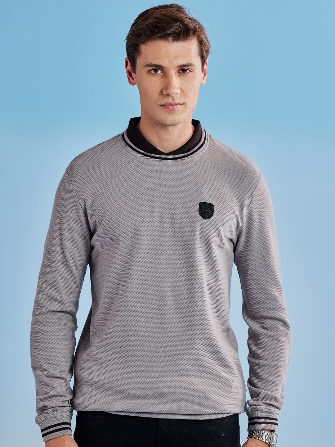 

Red Flame Men High Neck Applique T-shirt, Grey