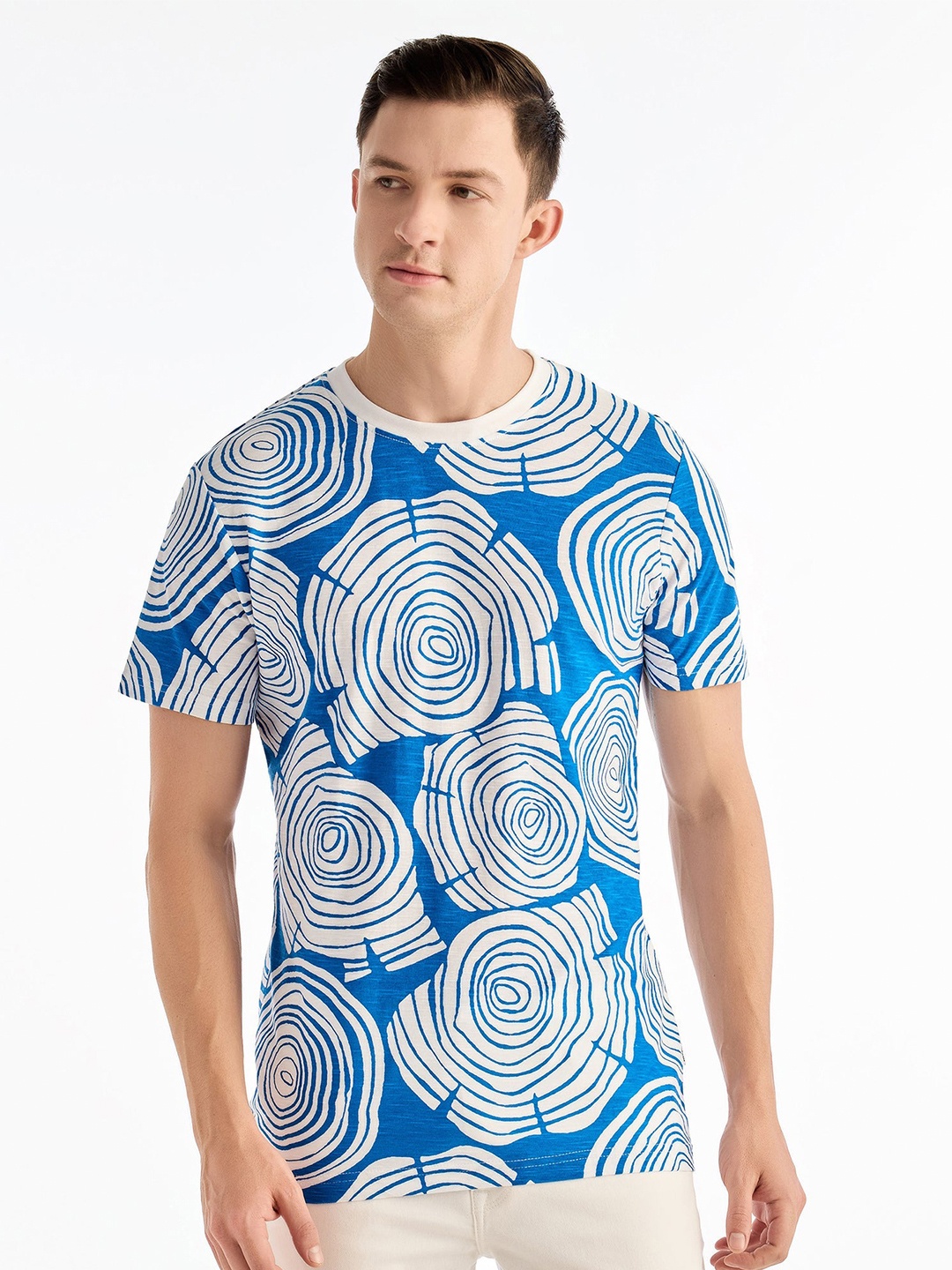 

Red Flame Men Printed Raw Edge T-shirt, Blue