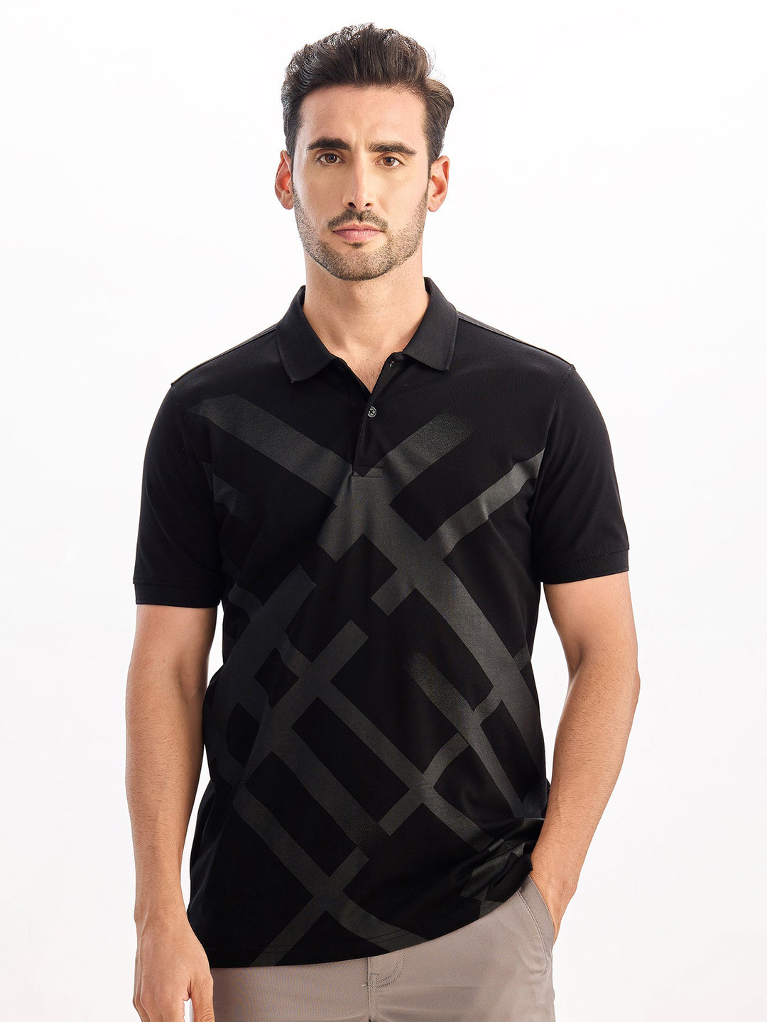 

Red Flame Men Printed Polo Collar Pockets T-shirt, Black