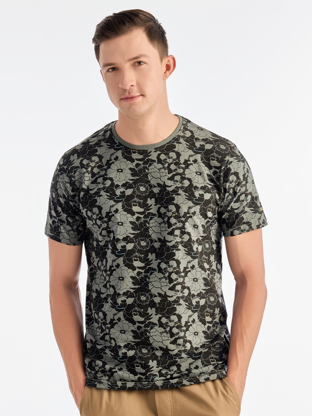 

Red Flame Men Printed Pockets T-shirt, Grey