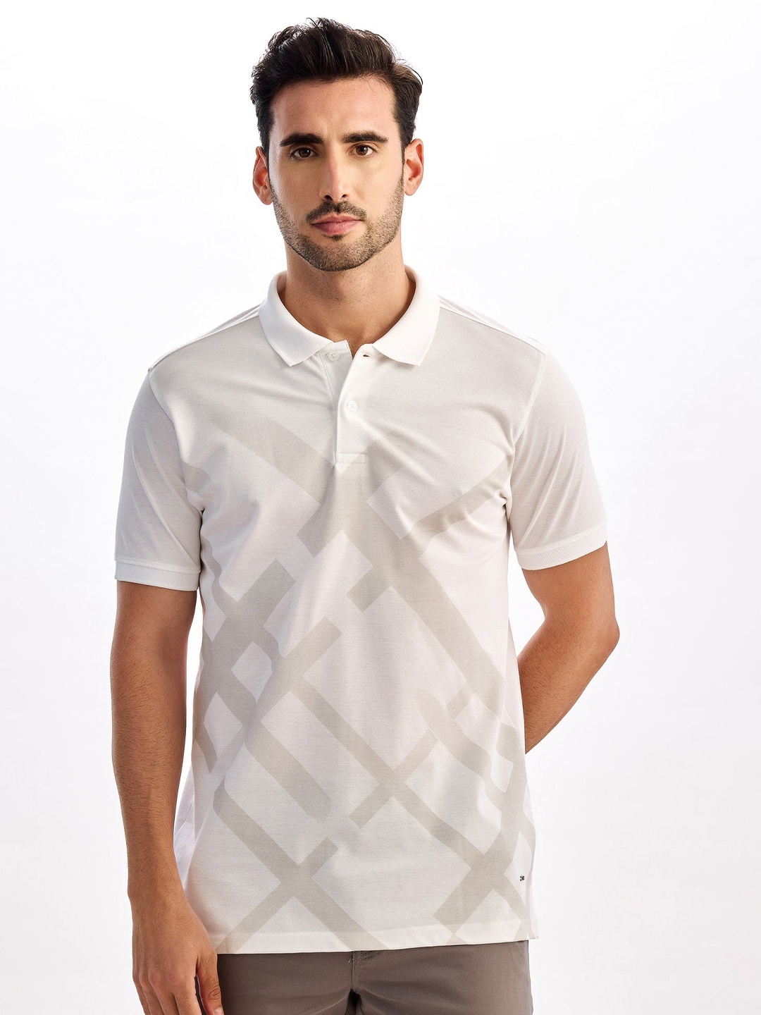 

Red Flame Men Printed Polo Collar Pockets T-shirt, White