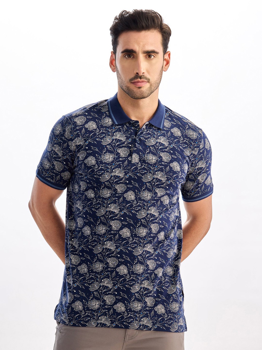 

Red Flame Men Printed Polo Collar Pockets T-shirt, Navy blue