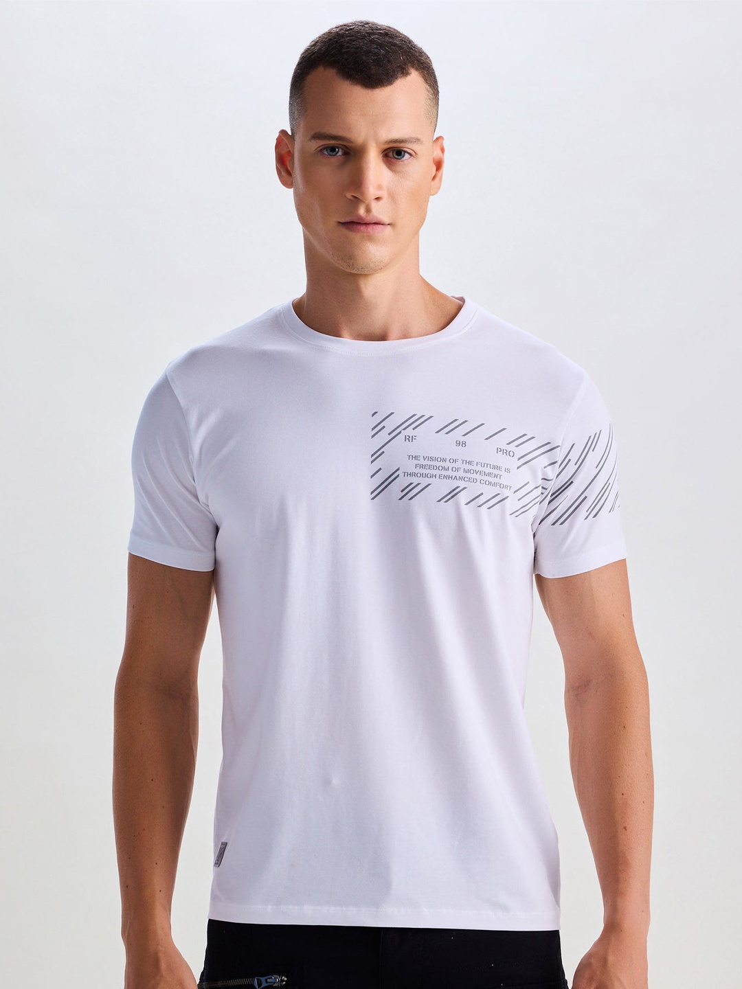 

Red Flame Men Typography Printed Pockets T-shirt, White
