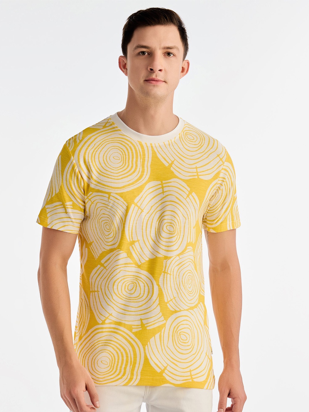

Red Flame Men Floral Printed Pockets T-shirt, Yellow