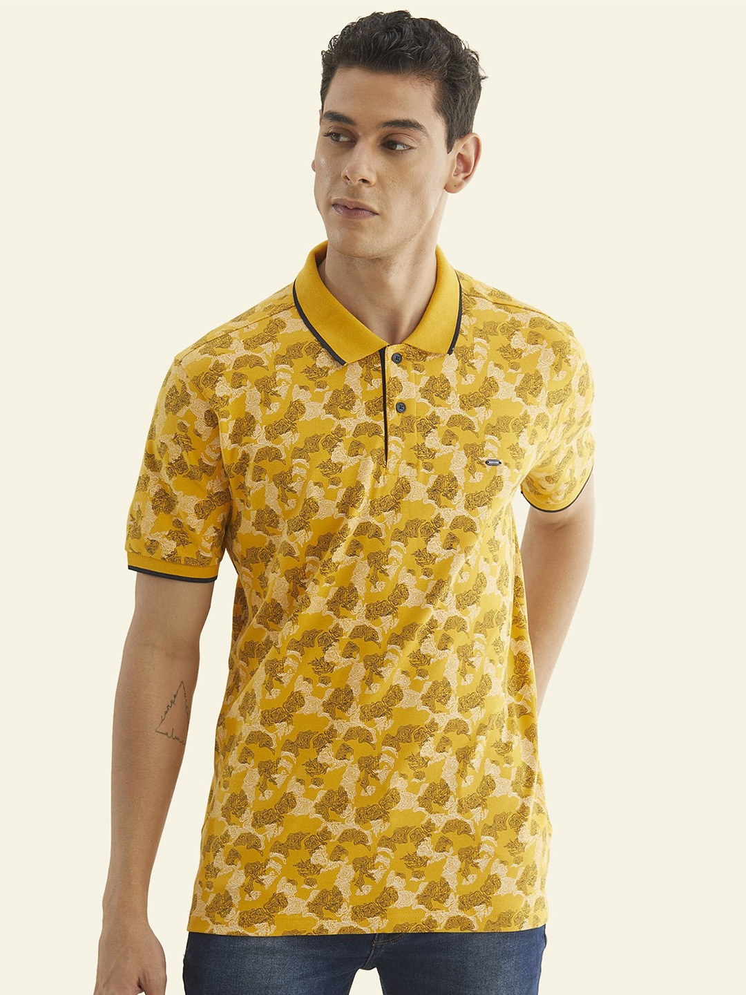 

Red Flame Men Printed V-Neck Pockets T-shirt, Yellow