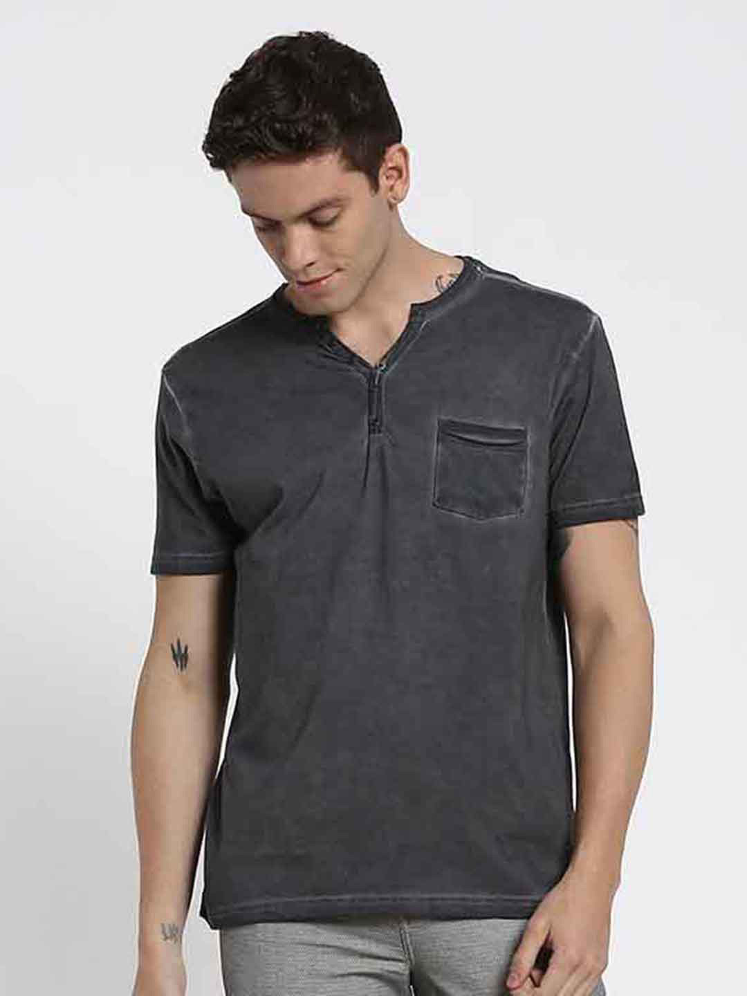 

Red Flame Round Neck Short Sleeves Regular Fit Pockets Cotton Casual T-shirt, Grey