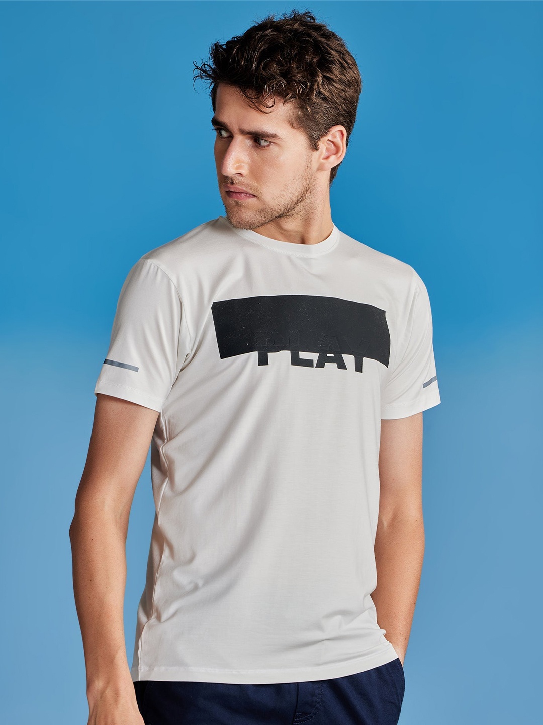 

Red Flame Men Typography Pockets T-shirt, White