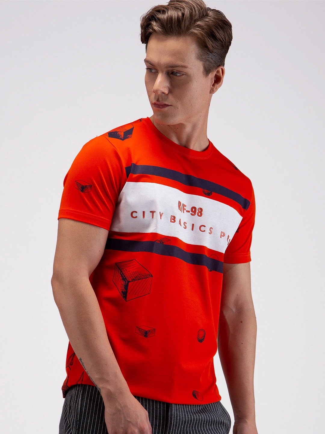 

Red Flame Graphic Printed Round Neck T-shirt, Pink