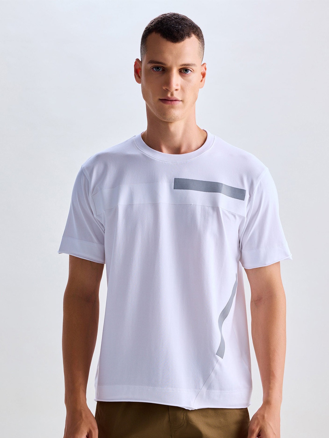 

Red Flame Men Pockets T-shirt, White