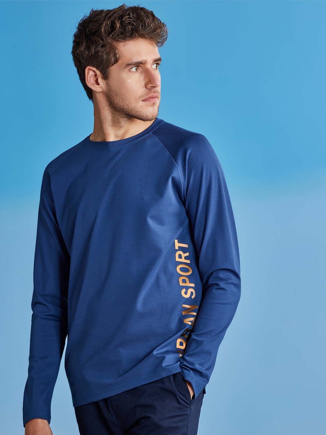 

Red Flame Men Applique T-shirt, Blue