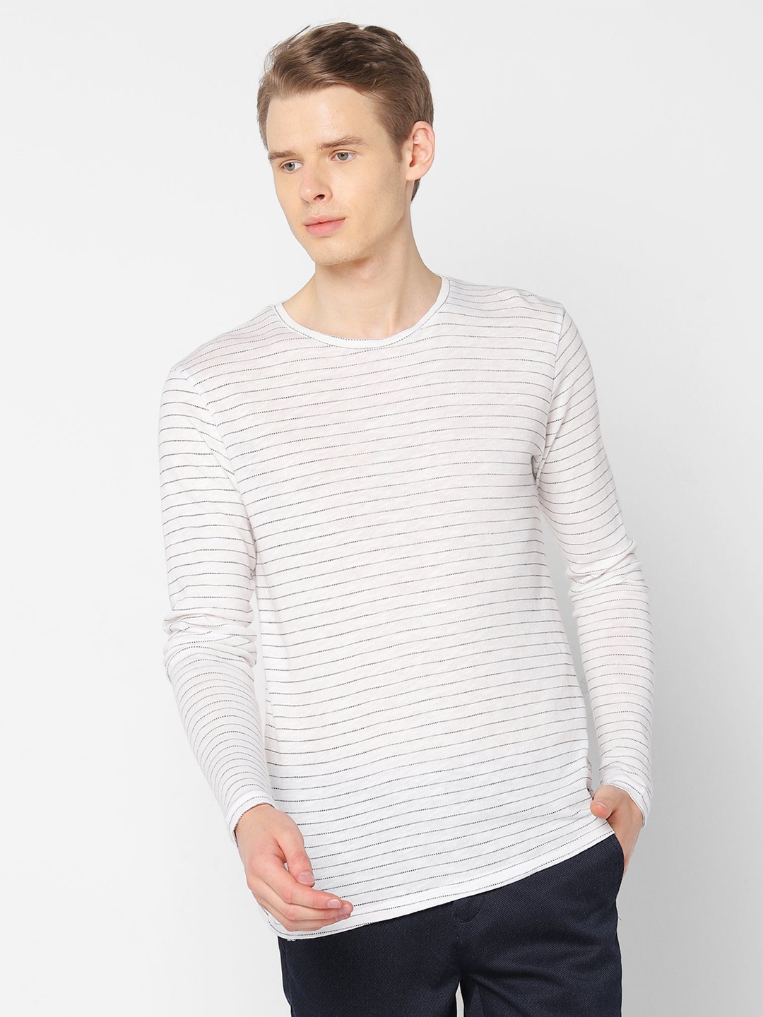 

Red Flame Striped Round Neck Cotton Pullover Sweatshirt, White