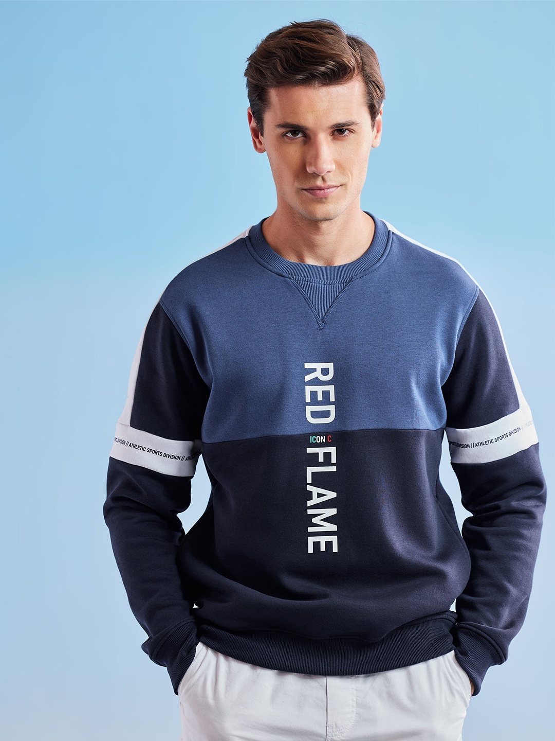 

Red Flame Men Colourblocked Sweatshirt, Navy blue