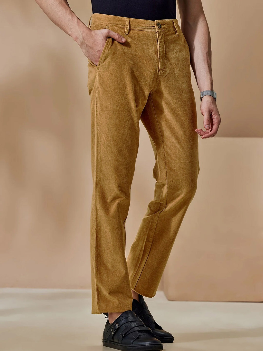 

Red Flame Men Relaxed Fit Stretchable Mid-Rise Trousers, Khaki