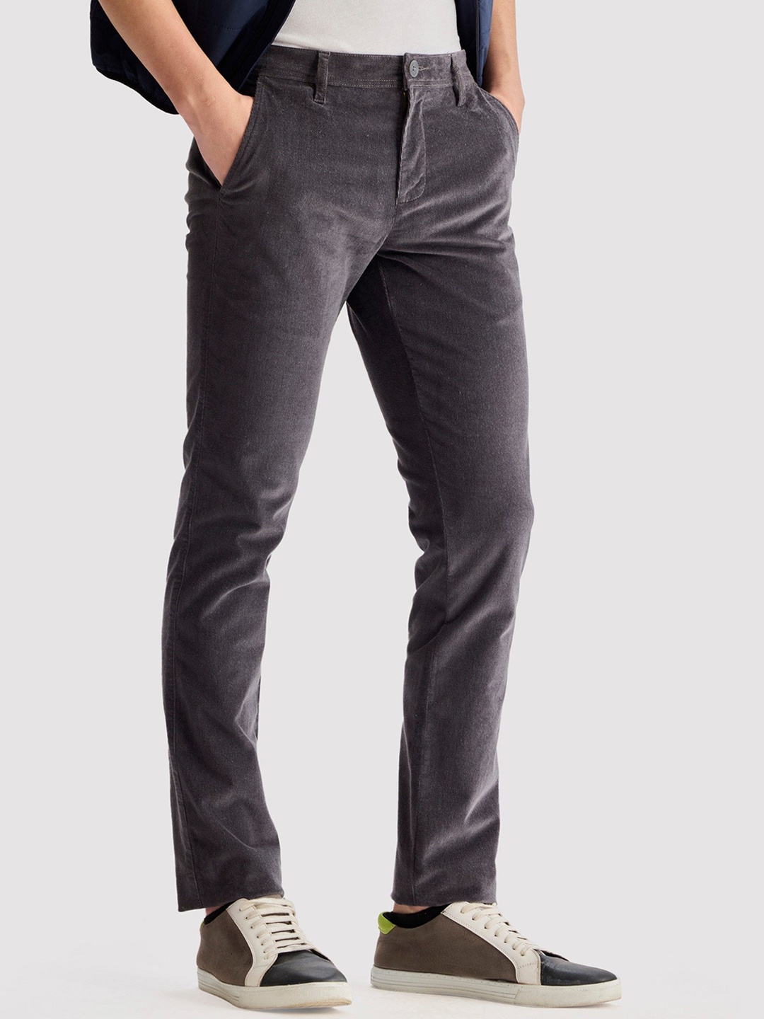 

Red Flame Men Slim Fit Stretchable Mid-Rise Trousers, Grey