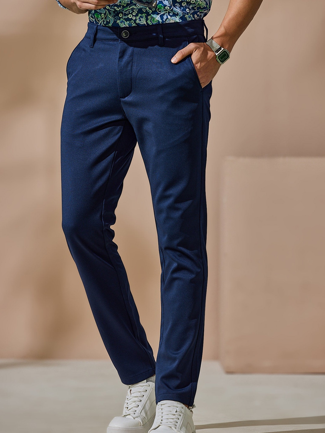 

Red Flame Men Slim Fit Mid-Rise Chinos Trousers, Navy blue