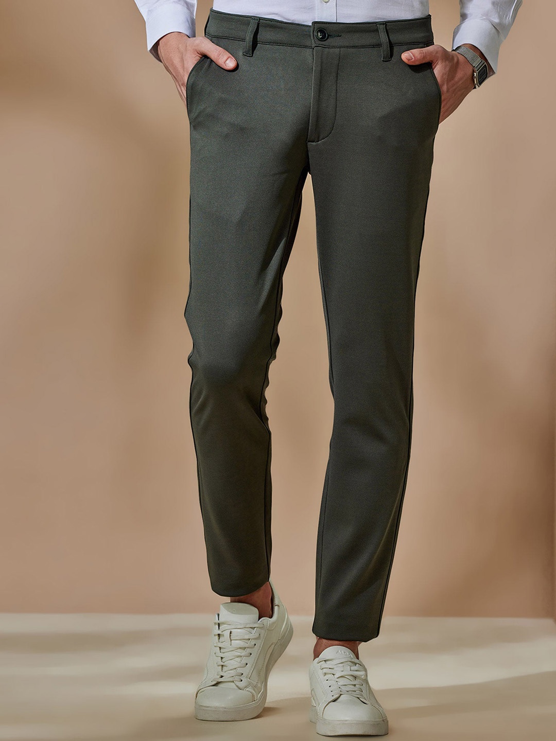 

Red Flame Men Slim Fit Stretchable Mid-Rise Trousers, Green