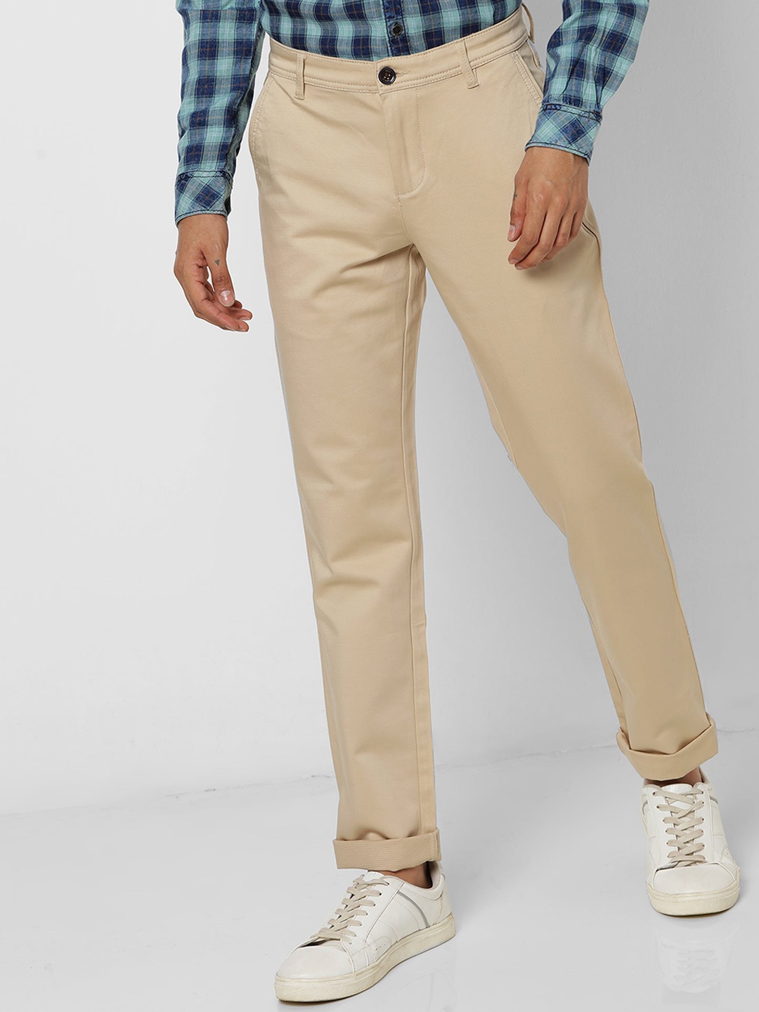 

Red Flame Men Slim Fit Stretchable Mid-Rise Trousers, Cream