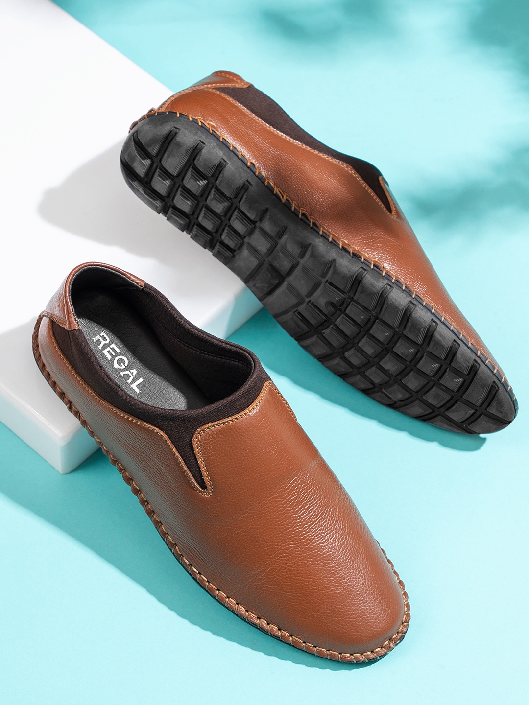 

Regal Men Round Toe Lightweight Leather Loafers, Tan