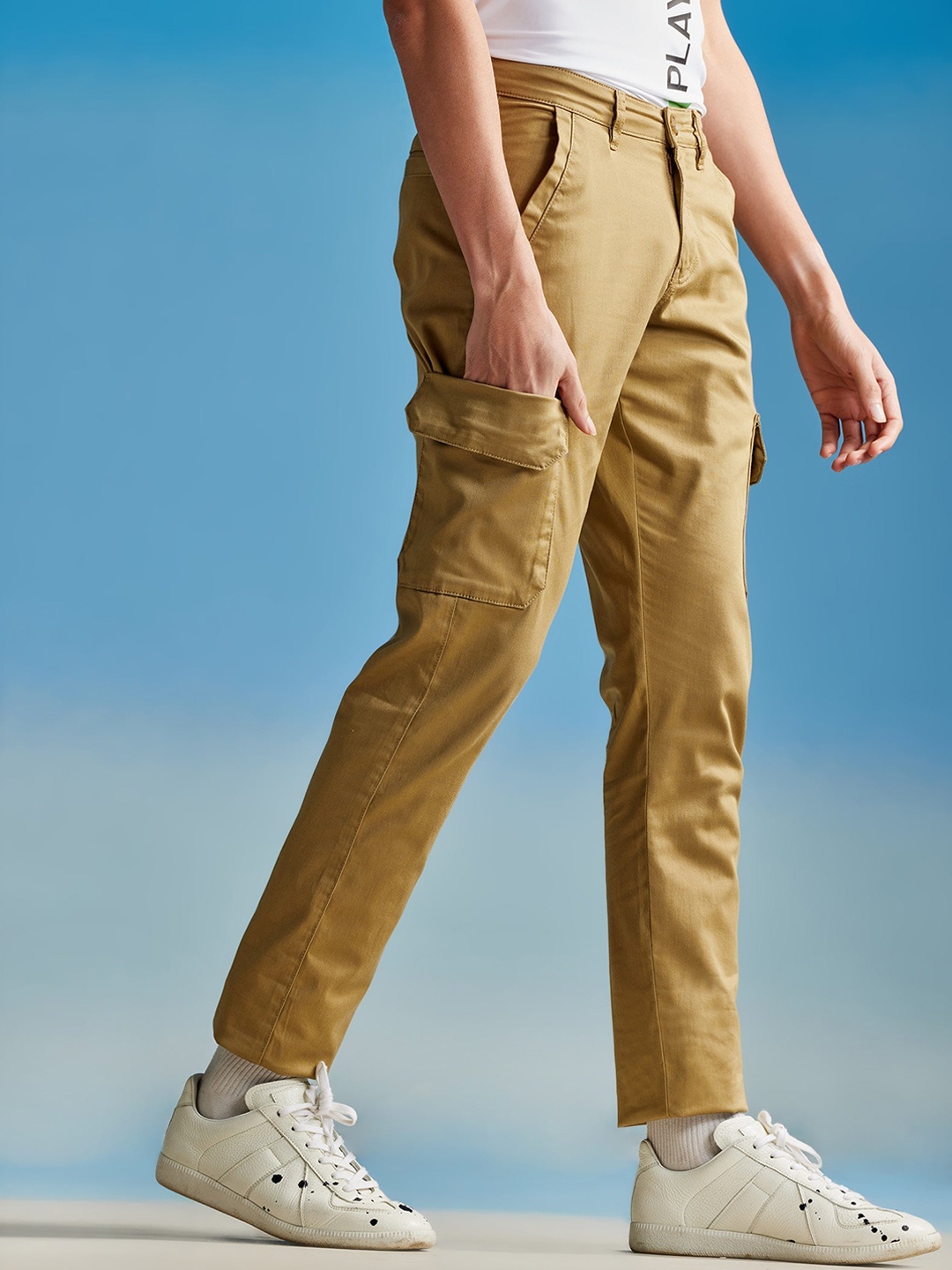 

Red Flame Men Slim Fit Mid-Rise Cotton Chinos Trousers, Khaki