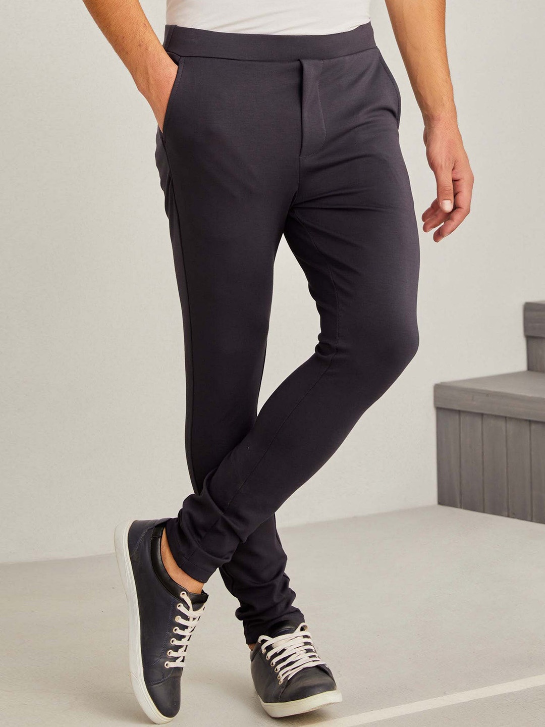 

Red Flame Men Stretchable Mid-Rise Travel Pant, Grey