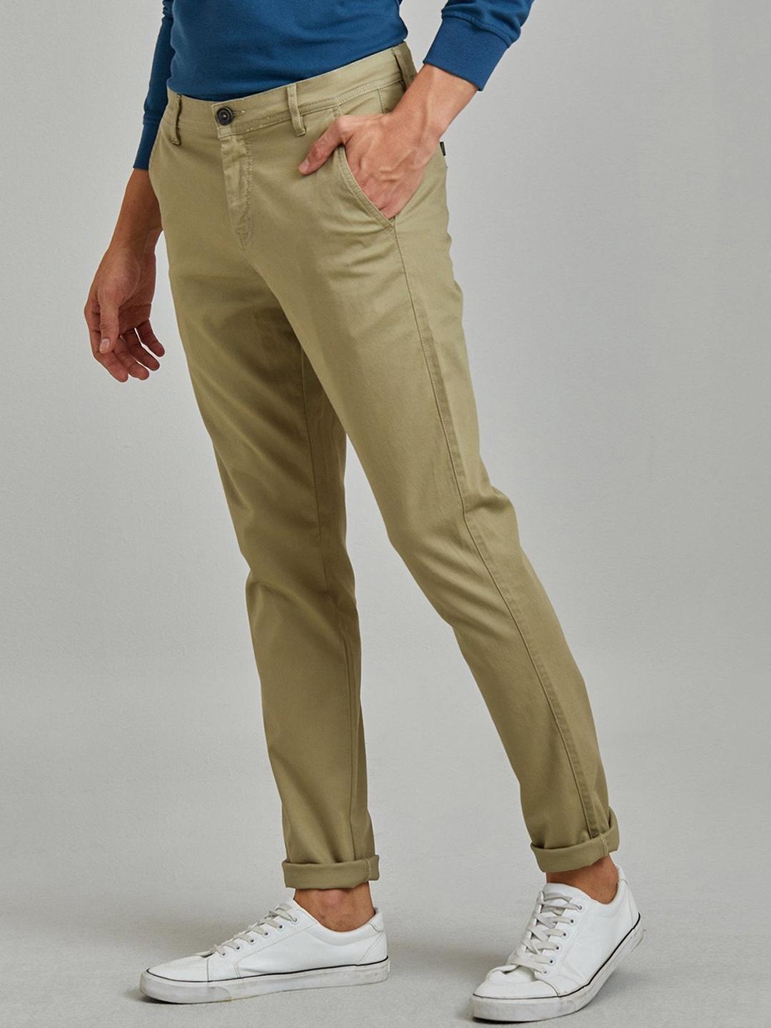 

Red Flame Men Slim Fit Mid-Rise Stretchable Casual Chinos, Green