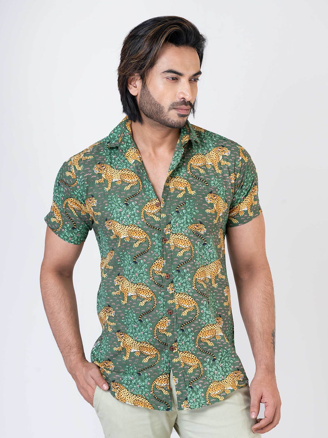 

Kartikeya Jaipur Standard Floral Opaque Printed Cotton Casual Shirt, Green