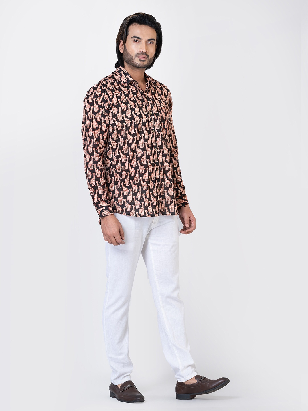 

Kartikeya Jaipur Standard Animal Printed Cotton Spread Collar Curved Casual Shirt, Black